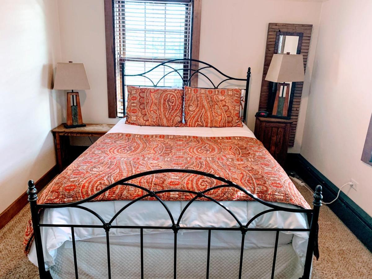 Iowa House Historic Inn Ames Kültér fotó
