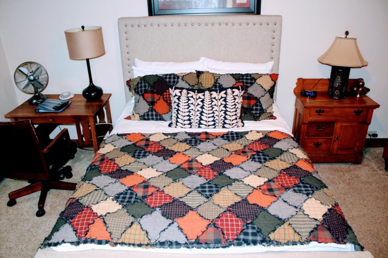 Iowa House Historic Inn Ames Kültér fotó